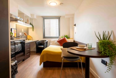 Silver Studio at iQ Astor House, 163 Notte Street, City Centre, Plymouth, PL12AQ - Image 1