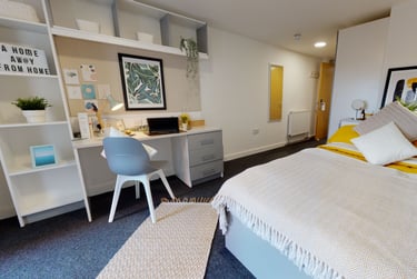 Gold En Suite at iQ Century Square, Radford Street, City Centre, Sheffield, S37AS - Image 1
