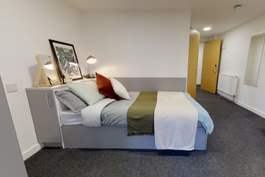 Platinum En Suite at iQ Century Square, Radford Street, City Centre, Sheffield, S37AS - Image 1