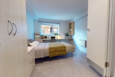Silver En Suite Plus at iQ Fenton House, 51 Wellington Street, City Centre, Sheffield, S14HL - Image 1