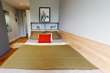 Bronze En Suite - Image 1
