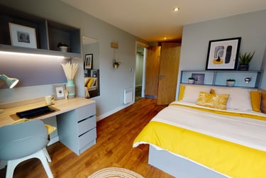 Bronze En Suite Access - Image 1