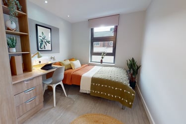 Bronze En Suite - Image 1