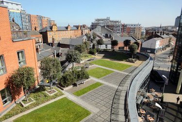 2 bed flat, West One Tower, Devonshire Green, Sheffield, S37SH - Image 1