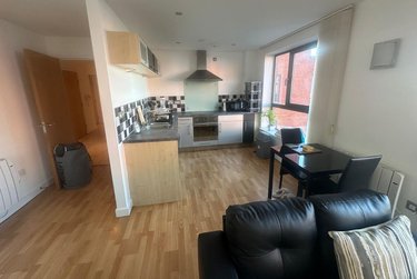 2 bed flat, West One Tower, Devonshire Green, Sheffield, S37SH - Image 9