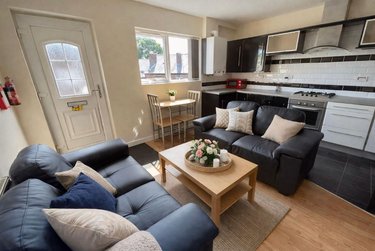 3 bed flat, Glossop Road, Broomhall, Sheffield, S102HP - Image 11