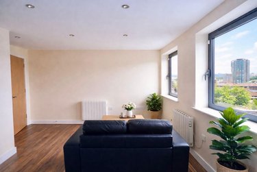 2 bed flat, 121 Fitzwilliam Street, Devonshire Green, Sheffield, S14JP - Image 3
