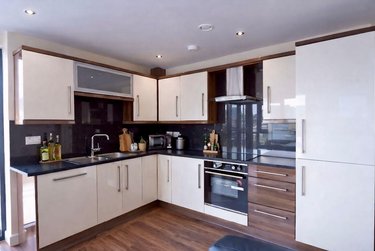 3 bed flat, 121 Fitzwilliam Street, Devonshire Green, Sheffield, S14JP - Image 3