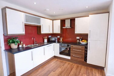 3 bed flat, 121 Fitzwilliam Street, Devonshire Green, Sheffield, S14JP - Image 2