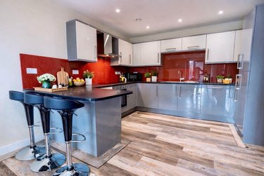 3 bed flat, Ecco, Highfield, Sheffield, S118BP - Image 2