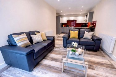 3 bed flat, Ecco, Highfield, Sheffield, S118BP - Image 1