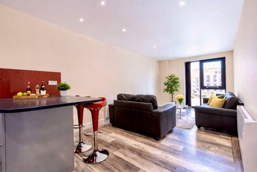 3 bed flat, Ecco, Highfield, Sheffield, S118BP - Image 2