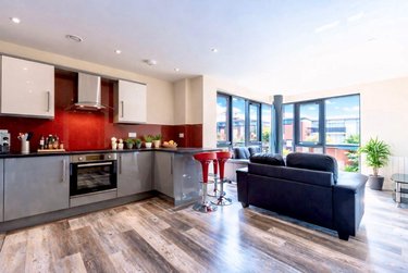 3 bed flat, Ecco, Highfield, Sheffield, S118BP - Image 1