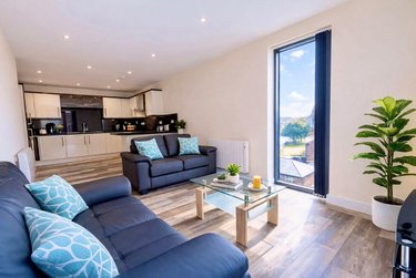 2 bed flat, Ecco, Highfield, Sheffield, S118BP - Image 2