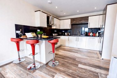 3 bed flat, Ecco, Highfield, Sheffield, S118BP - Image 2