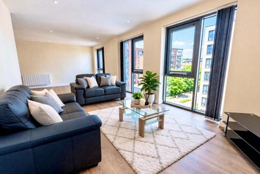 2 bed flat, Ecco, Highfield, Sheffield, S118BP - Image 1