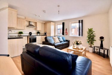 5 bed flat, Broom Street, Broomhall, Sheffield, S102DA - Image 2