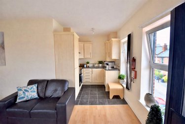 3 bed flat, Flat 1a Broom Street, Broomhall, Sheffield, S102DA - Image 4