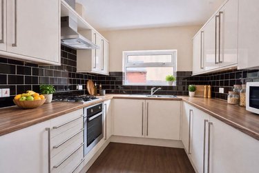 5 bed house, Broomspring Lane, Broomhall, Sheffield, S102FD - Image 2