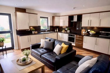 6 bed house, Wilkinson Street, Devonshire Green, Sheffield, S102GA - Image 2