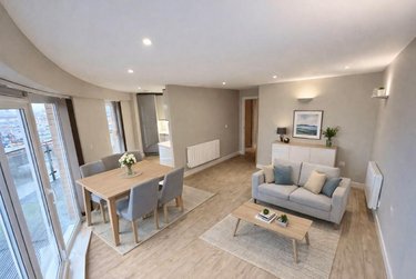 2 bed flat, Coode, Kelham Island, Sheffield, S38NR - Image 2