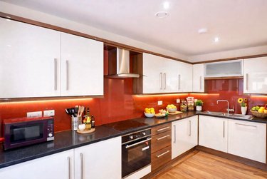 3 bed flat, 121 Fitzwilliam Street, Devonshire Green, Sheffield, S14JP - Image 3