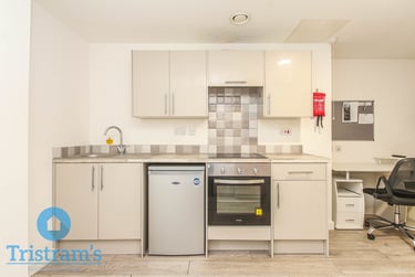 1 bed studio, Talbot Street, Arboretum, Nottingham, NG15GL - Image 2