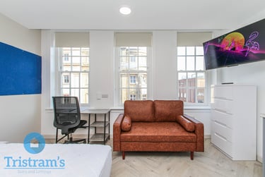 1 bed studio, Victoria Street, Uttoxeter, Derby, DE11ES - Image 1