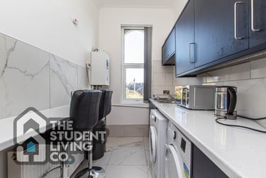 2 bed flat, Loughborough Road, West Bridgford, Nottingham, NG27JH - Image 2