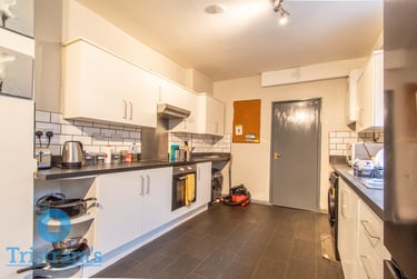 5 bed house, Derby Grove, Radford, Nottingham, NG71PF - Image 3