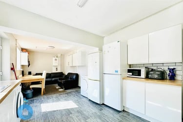 7 bed house, Derby Grove, Radford, Nottingham, NG71PE - Image 3