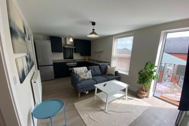 3 bed flat, 2-4 Colwick Road, West Bridgford, Nottingham, NG25FR - Image 2