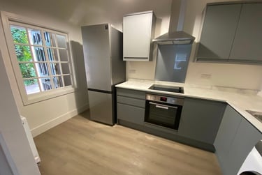 3 bed flat, Melton Road, West Bridgford, Nottingham, NG27NW - Image 2
