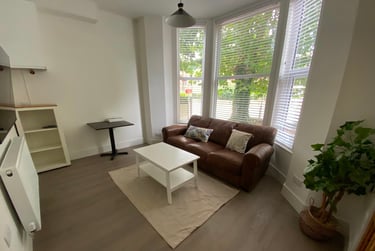 3 bed flat, Melton Road, West Bridgford, Nottingham, NG27NW - Image 3
