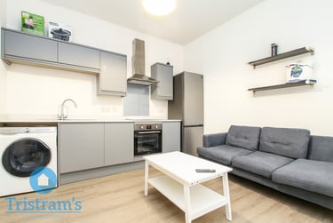 3 bed flat, Melton Road, West Bridgford, Nottingham, NG27NW - Image 3