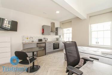 1 bed studio, Victoria Street, Uttoxeter, Derby, DE11ES - Image 1