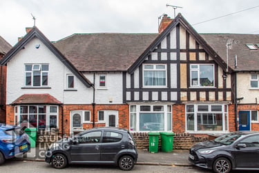 4 bed house, Elmsthorpe Avenue, Lenton, Nottingham, NG72BU - Image 1
