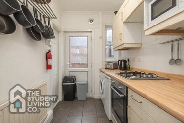 4 bed house, Elmsthorpe Avenue, Lenton, Nottingham, NG72BU - Image 3