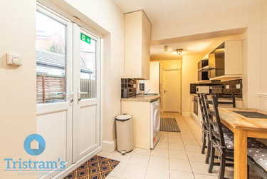 5 bed house, Hungerton Street, Nottingham, NG71HL - Image 4