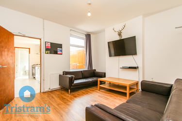 3 bed house, Foxhall Road, Forest Fields, Nottingham, NG76LH - Image 2