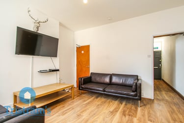 3 bed house, Foxhall Road, Forest Fields, Nottingham, NG76LH - Image 3