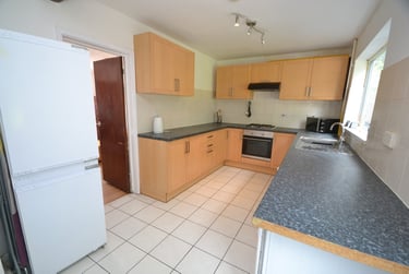 3 bed house, Burrows Crescent, Lenton Abbey, Nottingham, NG92QX - Image 3