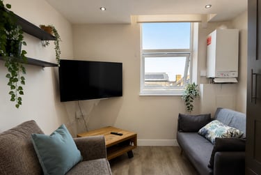 3 bed flat, Charnwood Grove, West Bridgford, Nottingham, NG27NT - Image 1