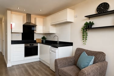 3 bed flat, Charnwood Grove, West Bridgford, Nottingham, NG27NT - Image 2