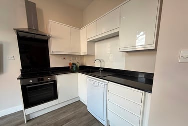 4 bed flat, Charnwood Grove, West Bridgford, Nottingham, NG27NT - Image 2