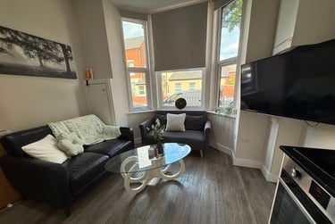 4 bed flat, Charnwood Grove, West Bridgford, Nottingham, NG27NT - Image 1