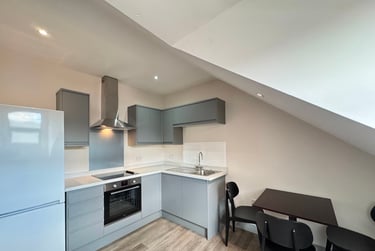 3 bed flat, Stratford Road, West Bridgford, Nottingham, NG26BA - Image 1