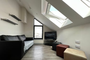 3 bed flat, Stratford Road, West Bridgford, Nottingham, NG26BA - Image 2