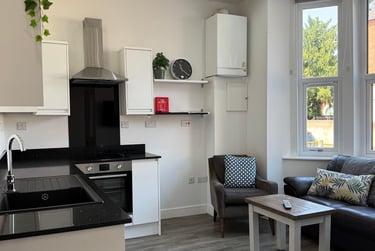 3 bed flat, Charnwood Grove, West Bridgford, Nottingham, NG27NT - Image 1