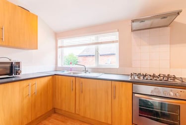 4 bed flat, Trent Boulevard, West Bridgford, Nottingham, NG25BL - Image 1